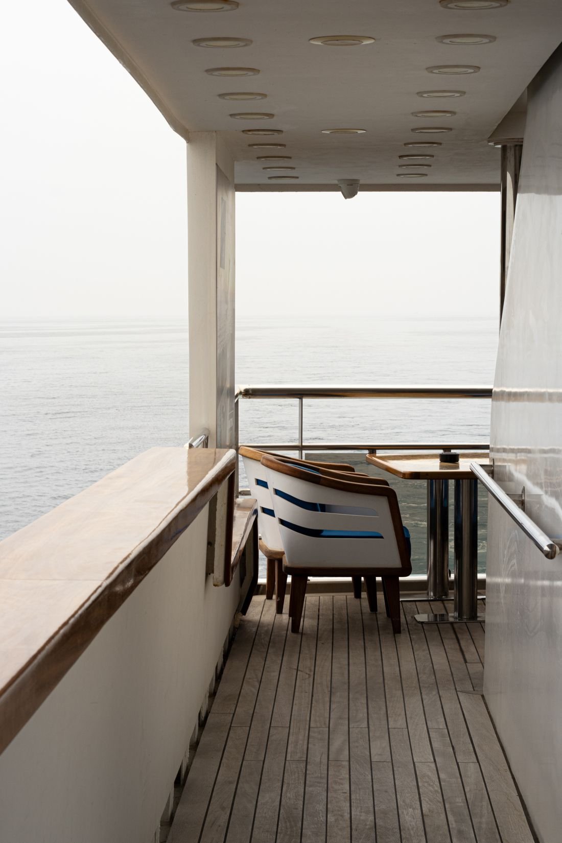Pexels 17635350 balcony deck